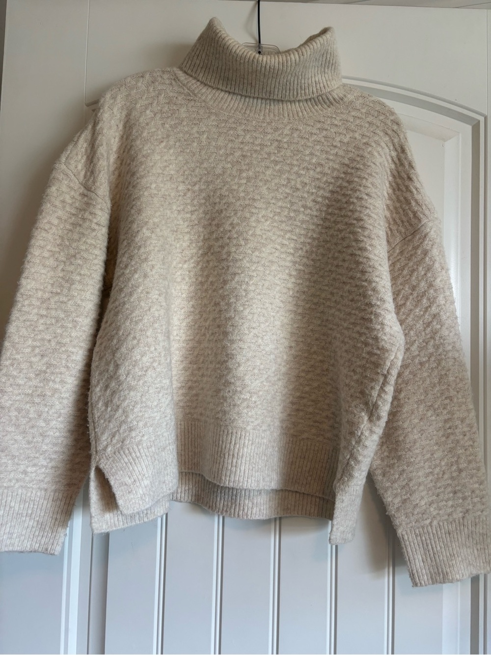 Cyrus Women’s XL Cream Chunky Knit Turtleneck Sweater